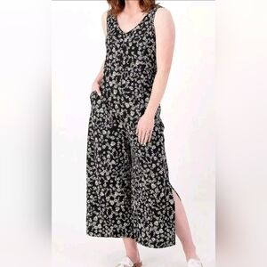NWOT Cuddl Duds Flexwear Daisy Print Cropped Sleeveless Jumpsuit XL With Pockets